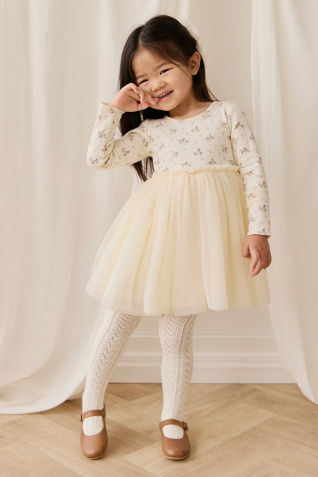 Robe de soirée en tulle ivoire à manches longues avec corsage en coton et motif floral pour fille