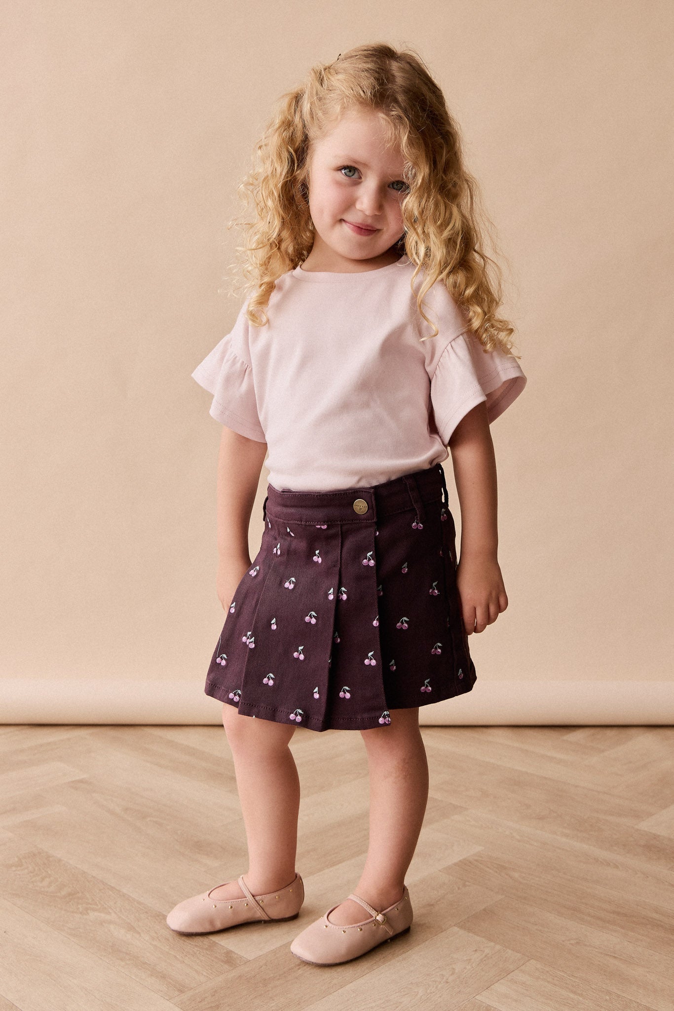 Jupe courte plissée en coton brodée cerises et prunes avec boutons pour filles