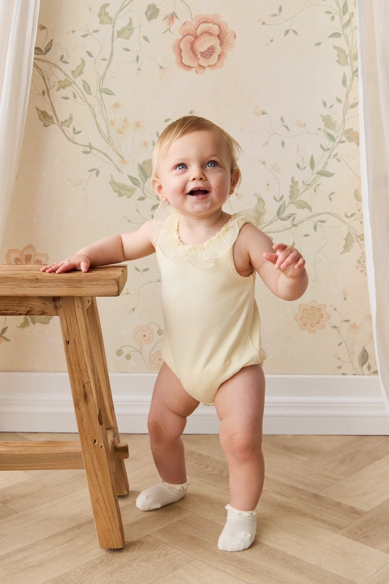 Combinaison Bébé Fille en Coton sans Manches avec Col à Volants Jaune Citron Doux