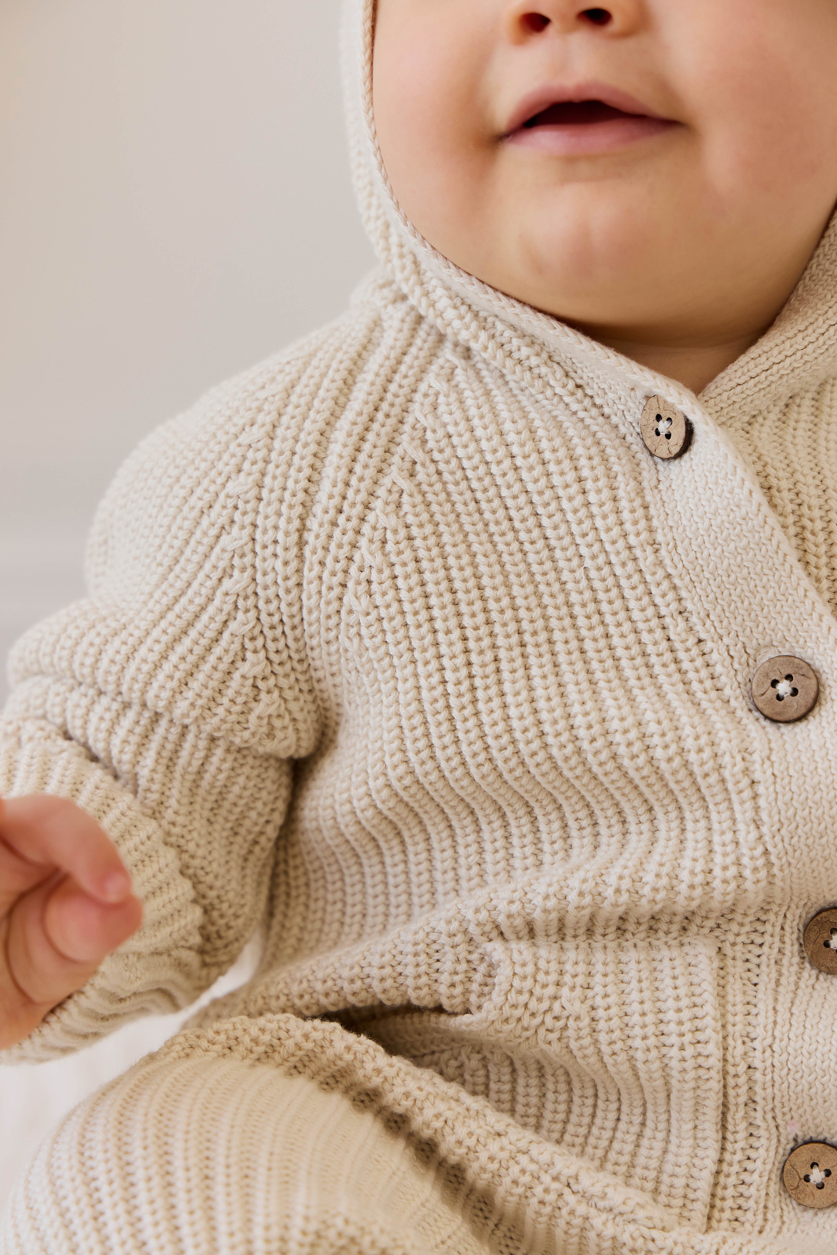 Combinaison bébé-tout-petit en coton tricoté à capuche oreilles d'ours, douce et chaude, couleur vanille et neutre