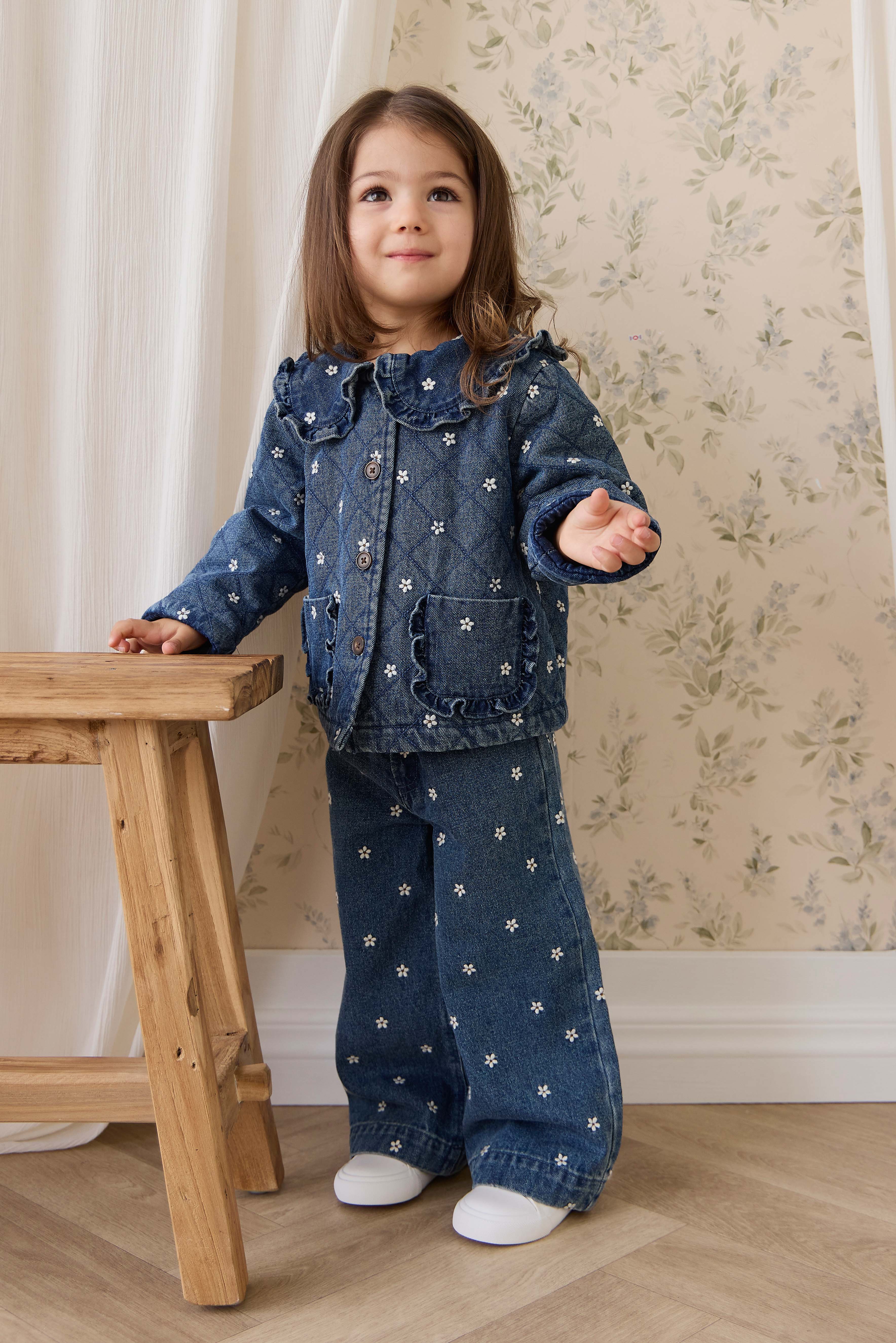 Blouson boutonné rembourré en jean orné de volants au col, imprimé floral, pour fille, bleu