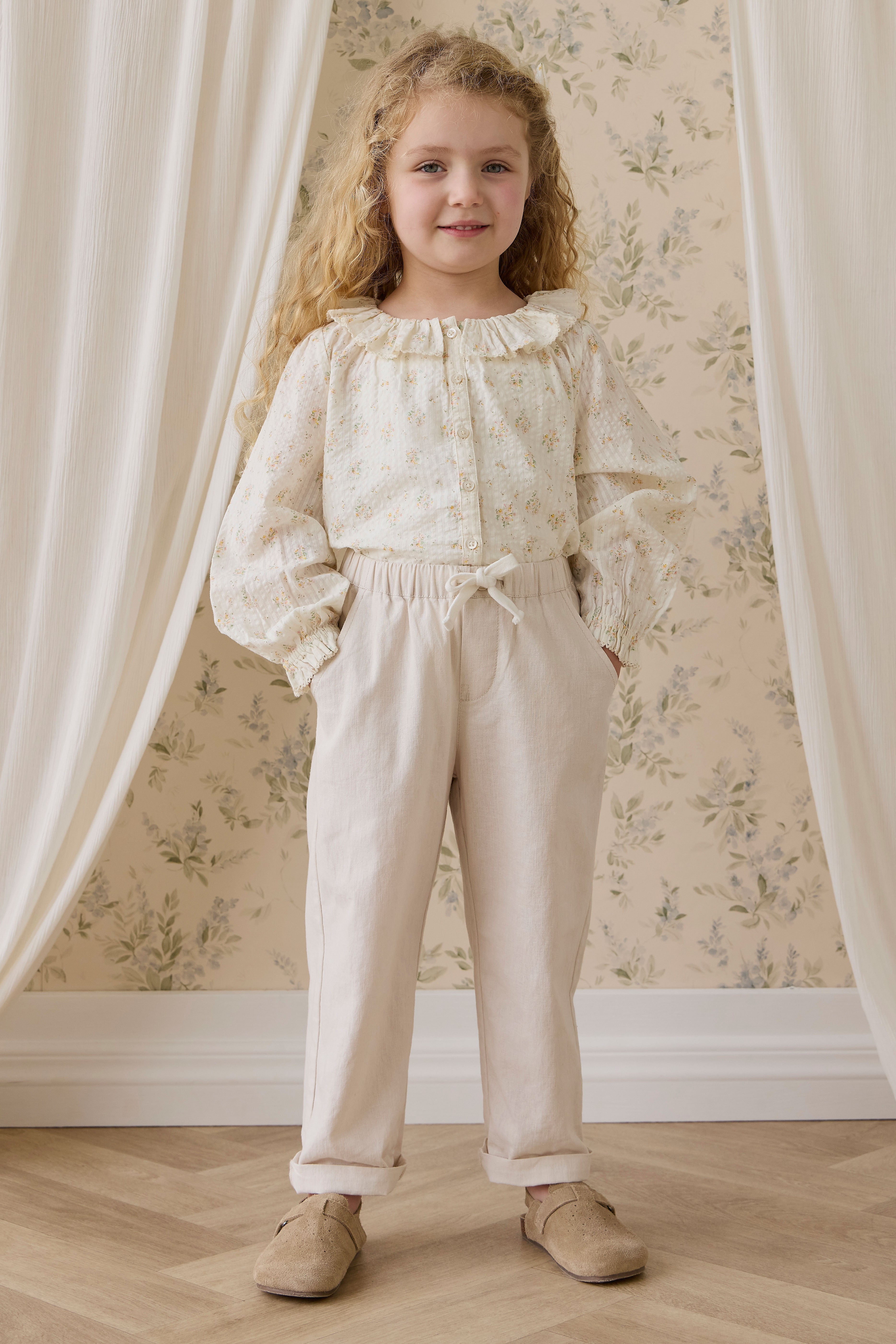Pantalon en lin et coton naturel coupe droite pour enfant avec taille élastique et cordon de serrage