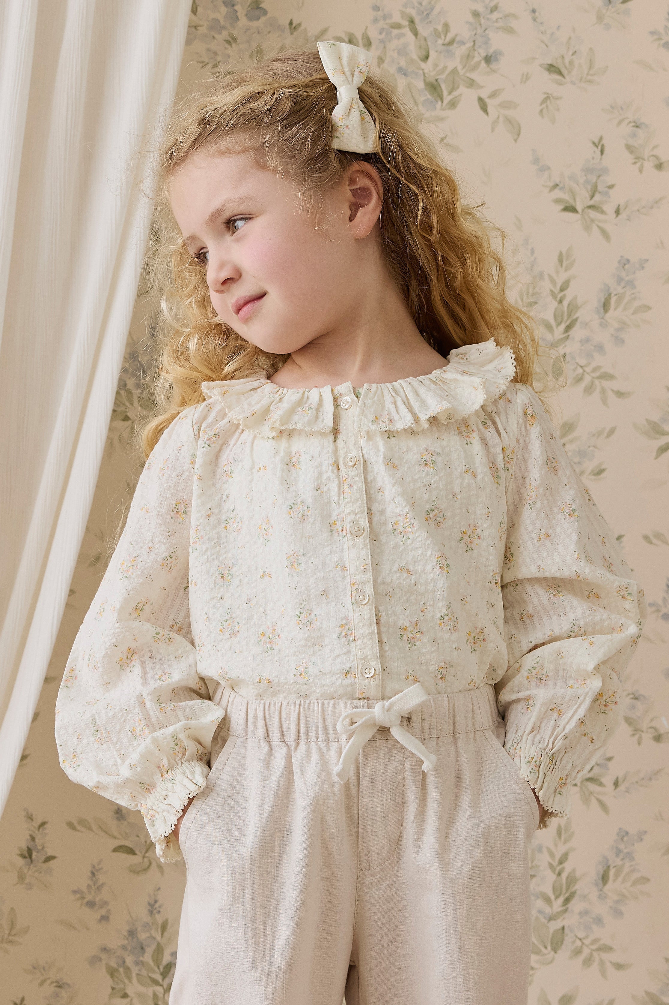 Pantalon en lin et coton naturel coupe droite pour enfant avec taille élastique et cordon de serrage