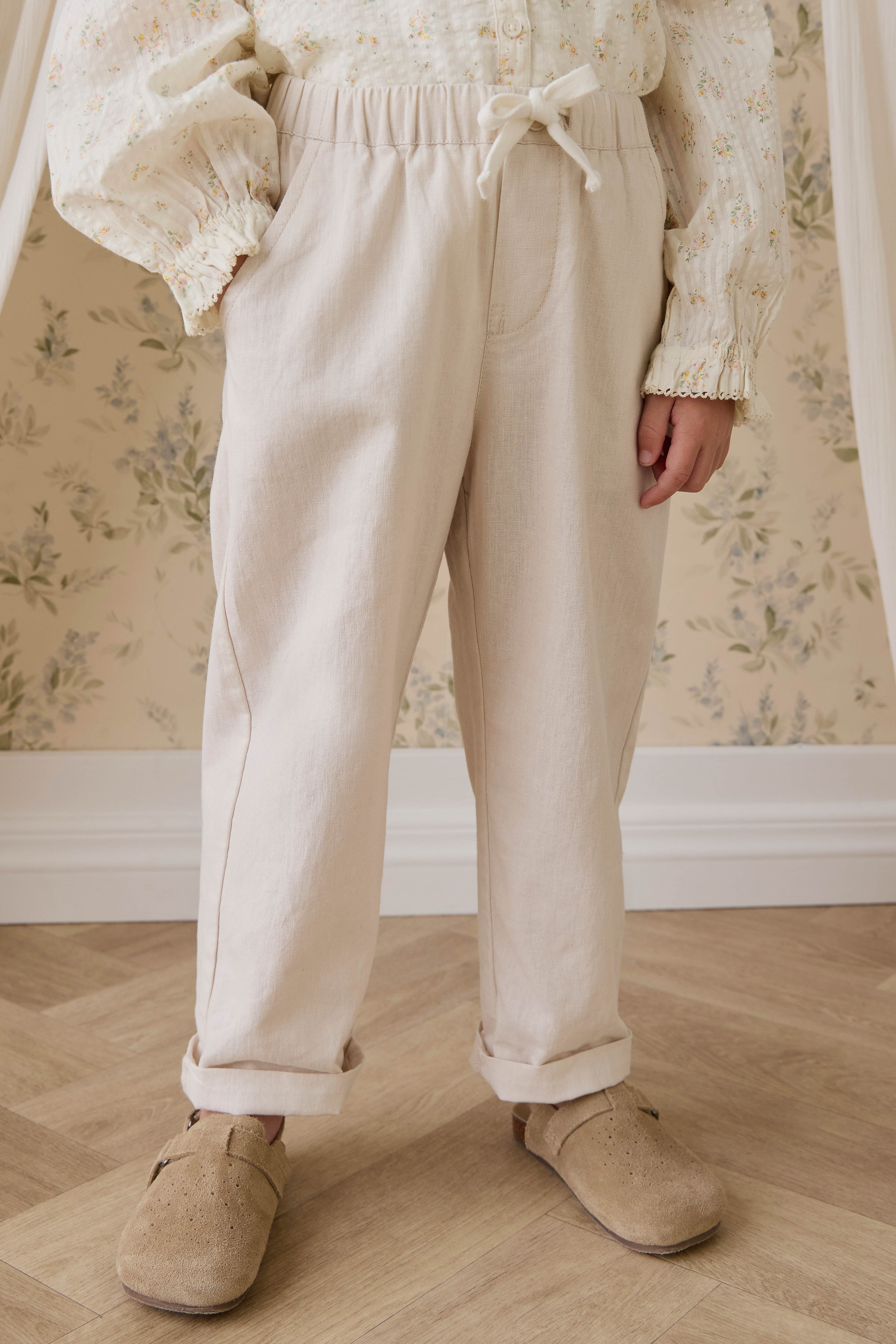 Pantalon en lin et coton naturel coupe droite pour enfant avec taille élastique et cordon de serrage