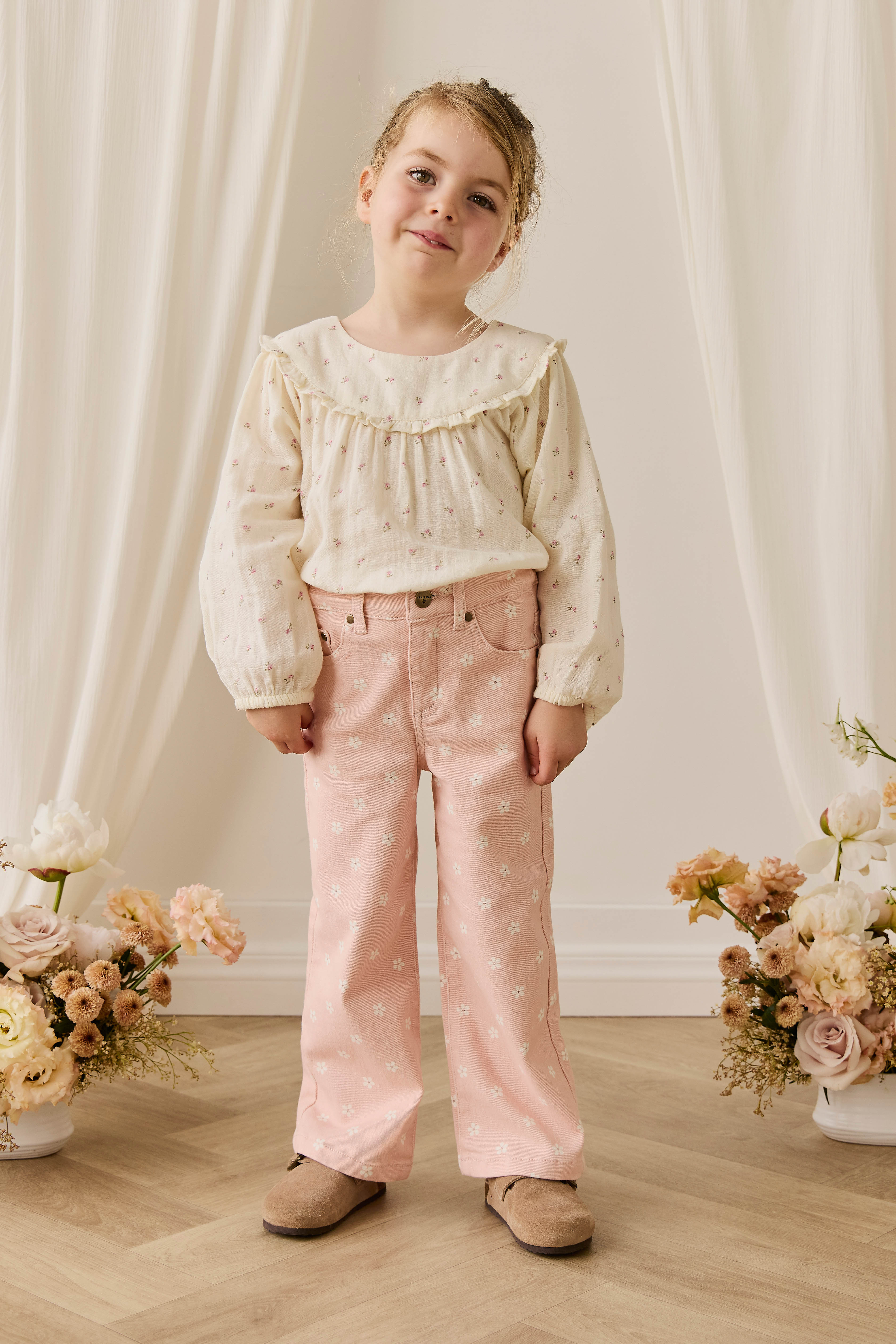 Pantalon en coton rose pour fille avec imprimé floral, coupe droite décontractée et poches