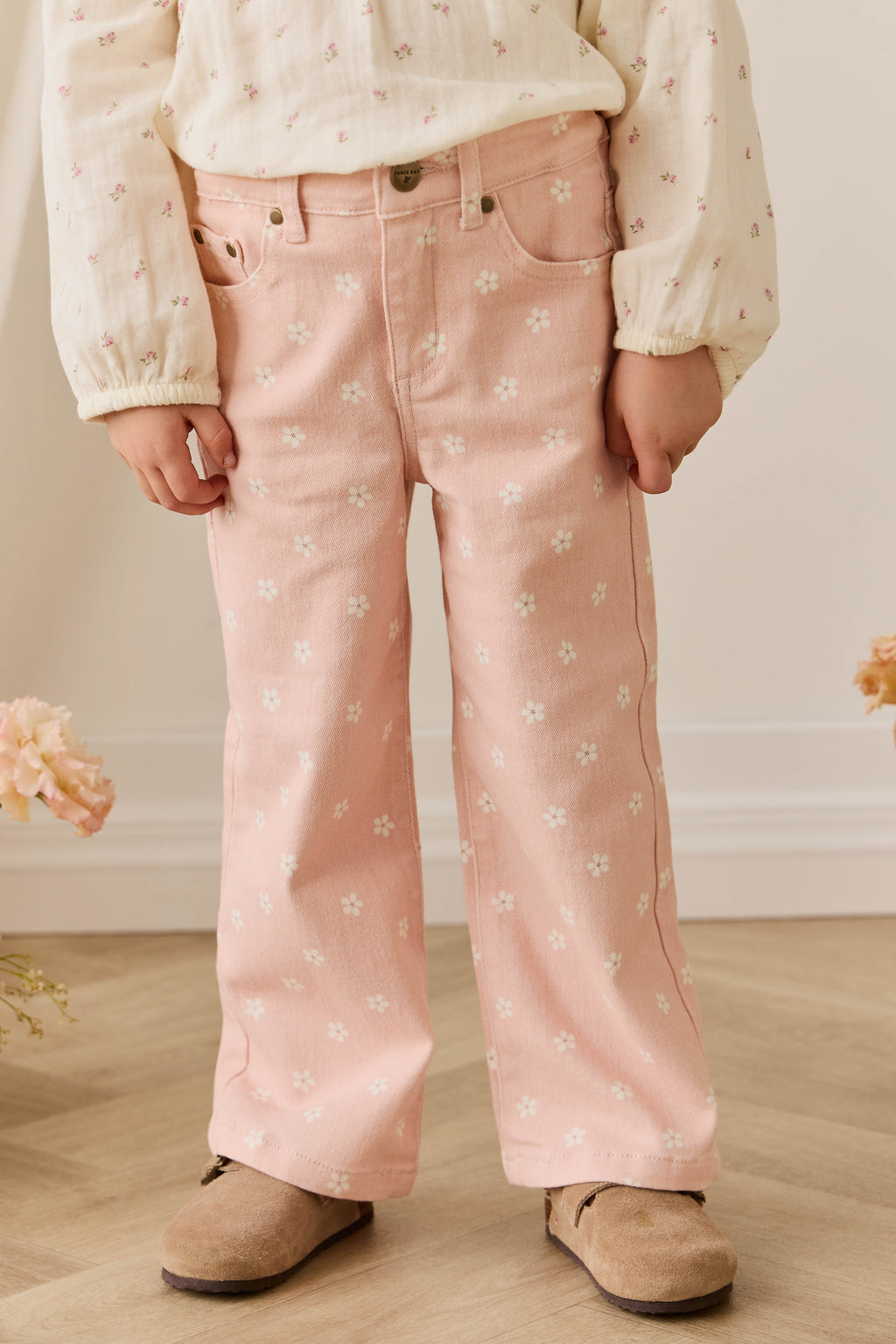 Pantalon en coton rose pour fille avec imprimé floral, coupe droite décontractée et poches