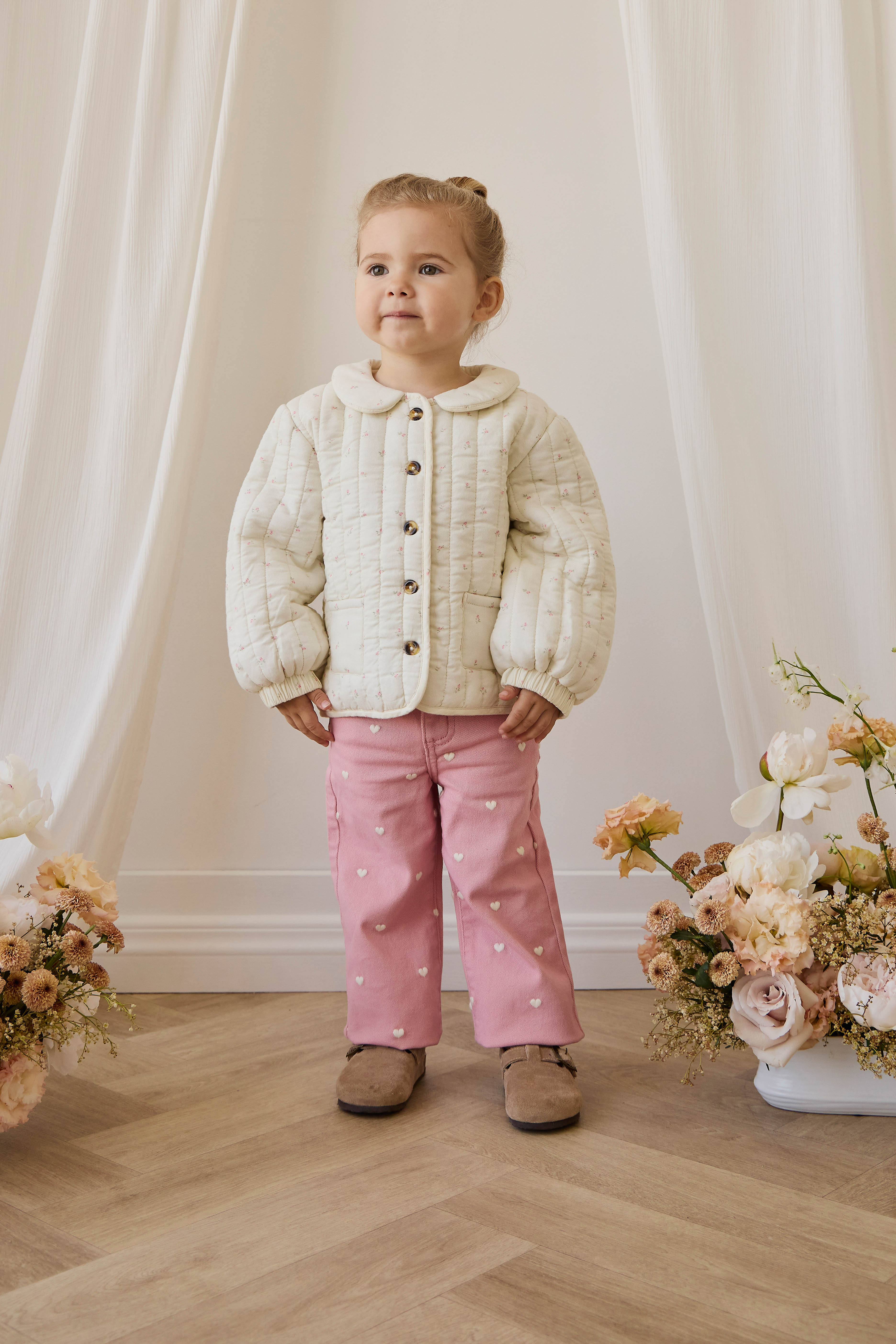 Pantalon rose à imprimé cœurs pour fille en coton à coupe droite