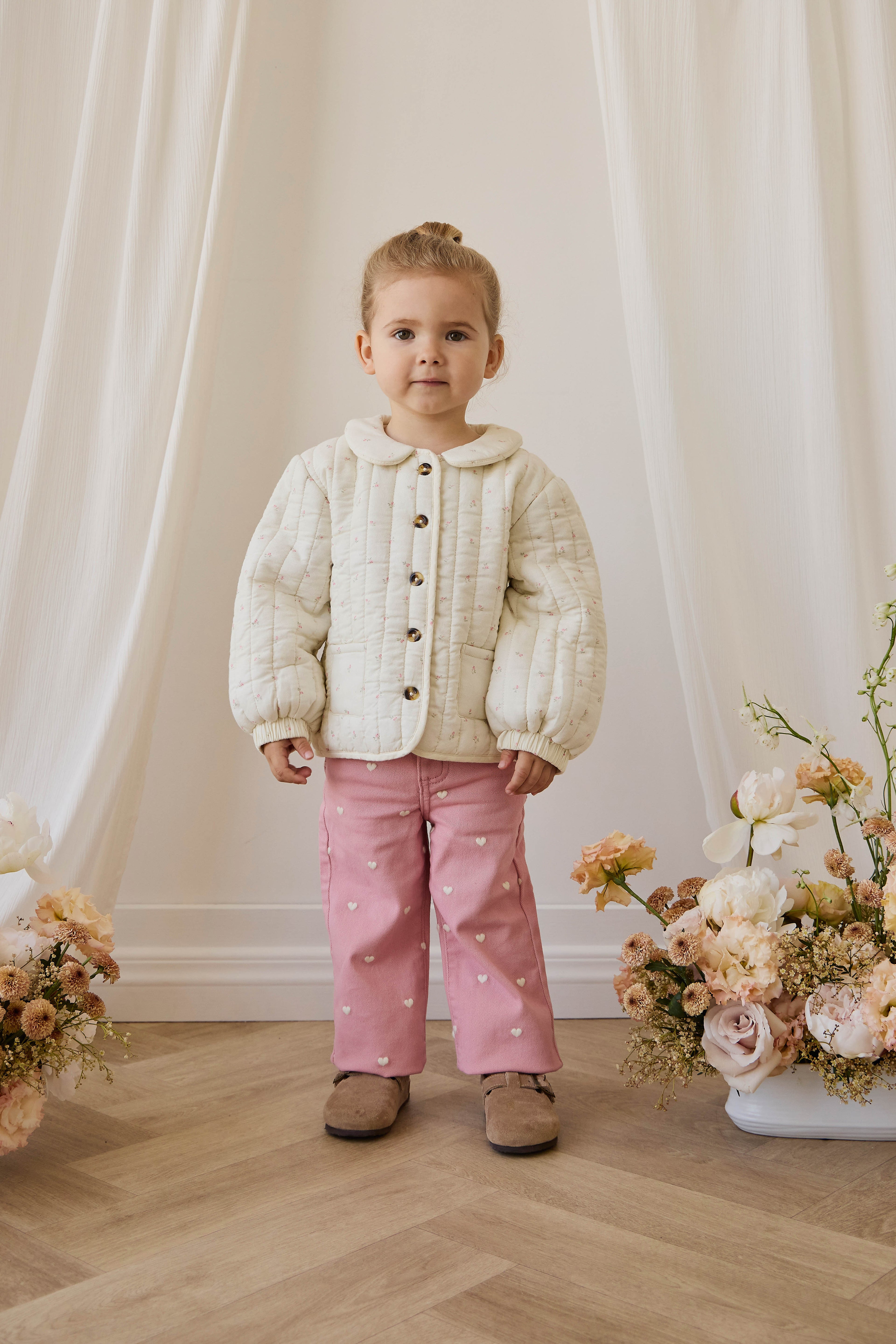 Pantalon rose à imprimé cœurs pour fille en coton à coupe droite