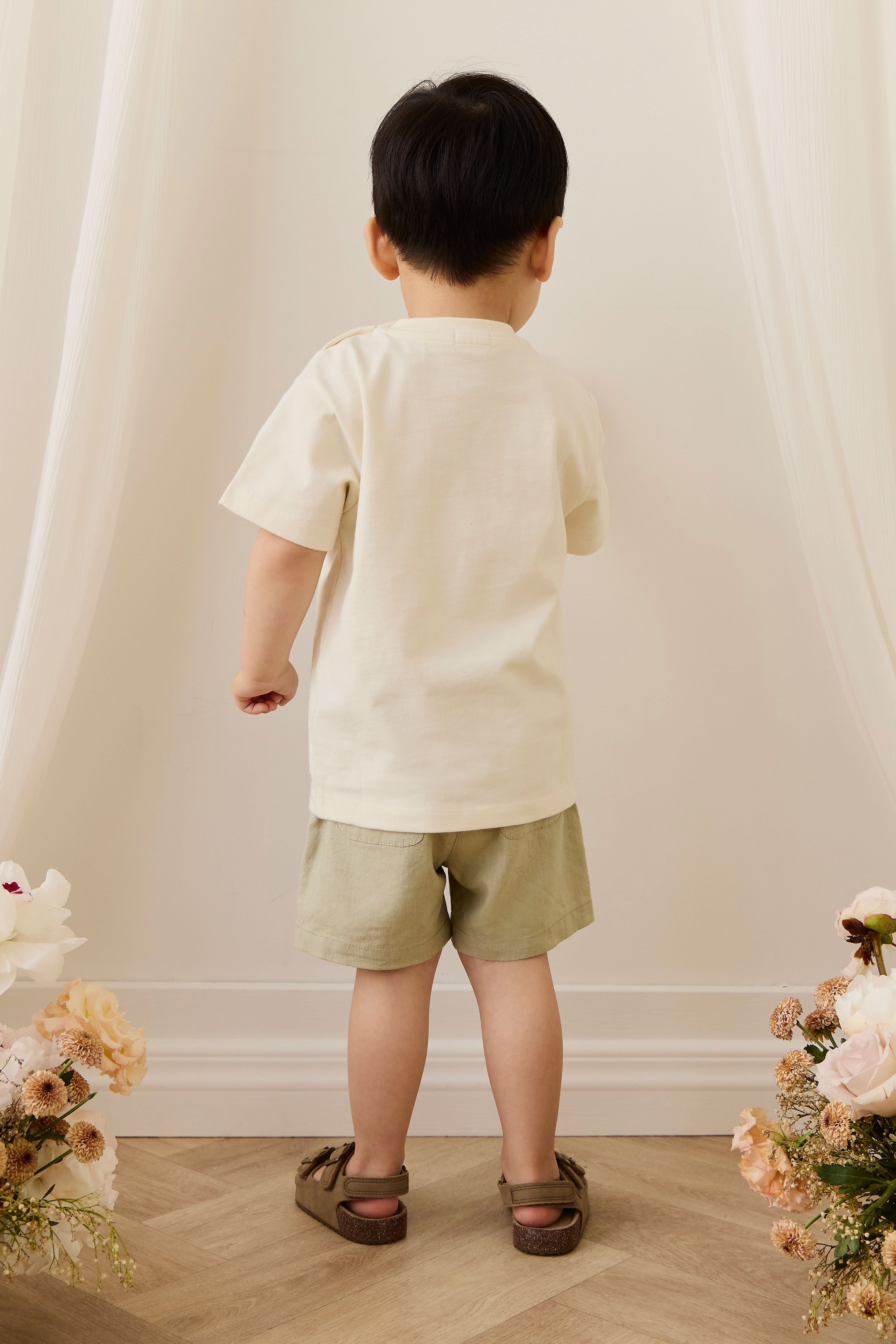 Short décontracté en lin et coton vert sauge pour enfant avec taille élastique et respirant