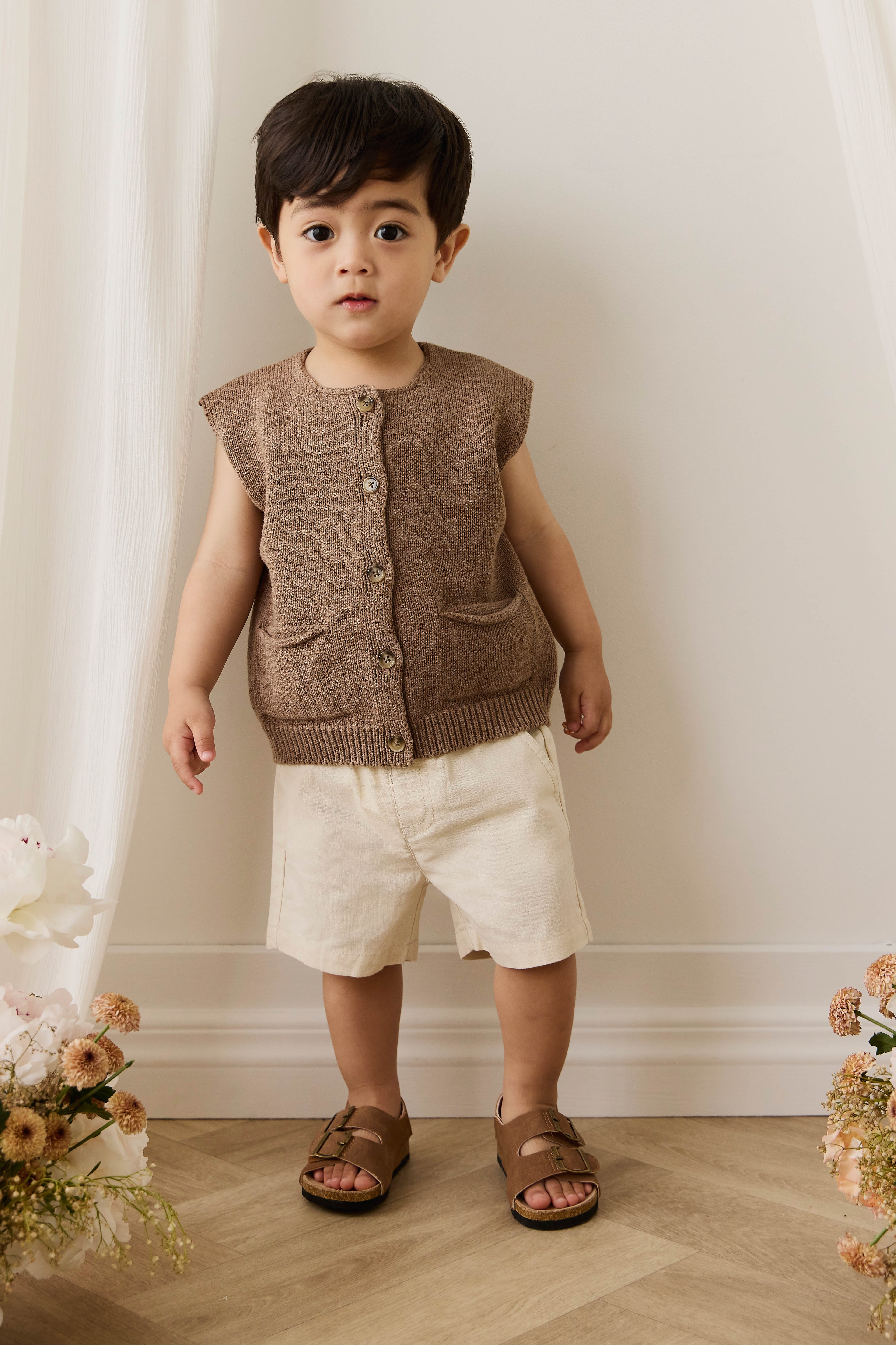 Shorts ajustés en lin et coton Cassava pour garçon avec poches coloris neutre