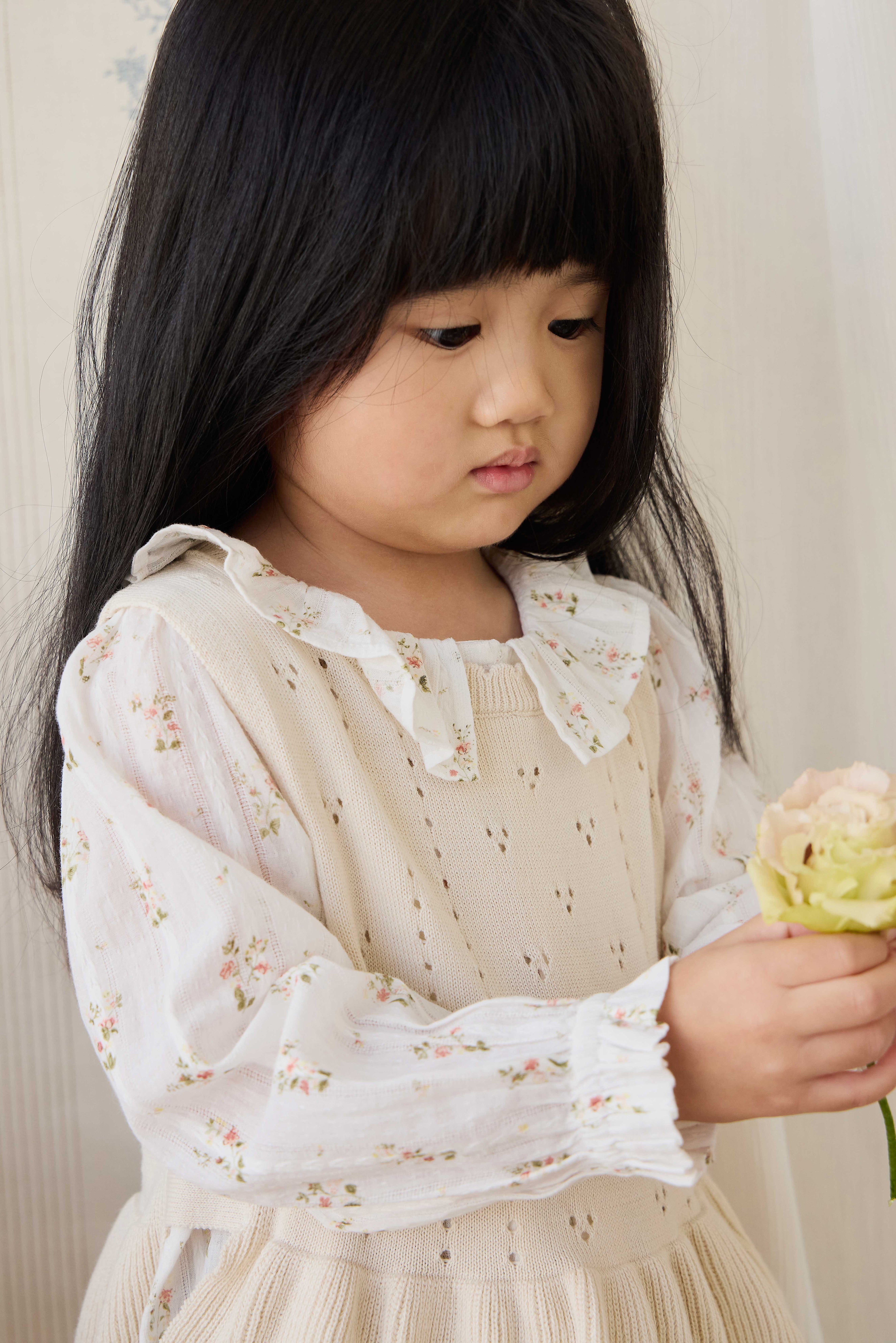 Haut sans manches en tricot texturé pour filles, en coton doux, col festonné, coloris vanille