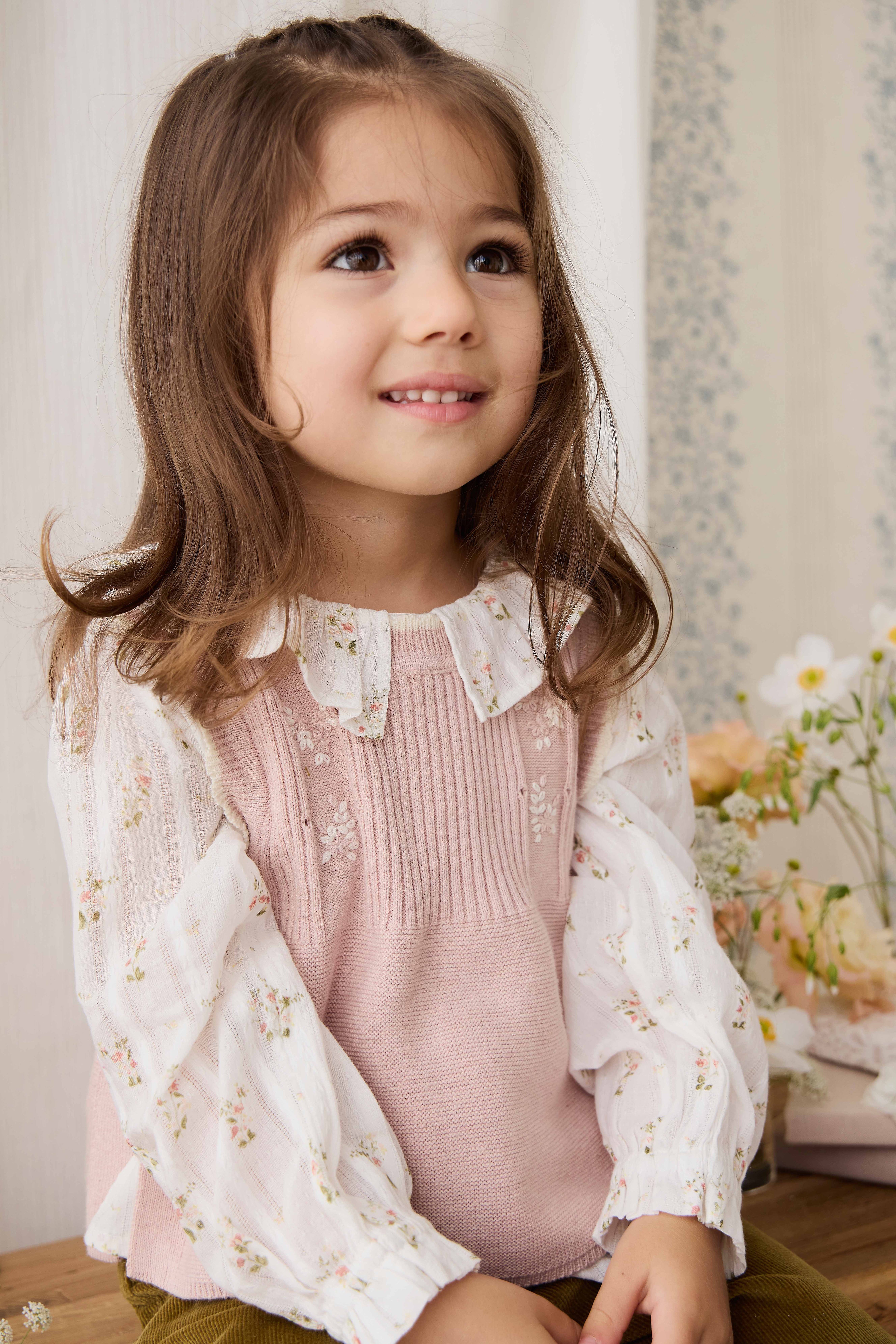Haut en maille côtelée de coton sans manches pour fille, avec broderies florales, rose blush