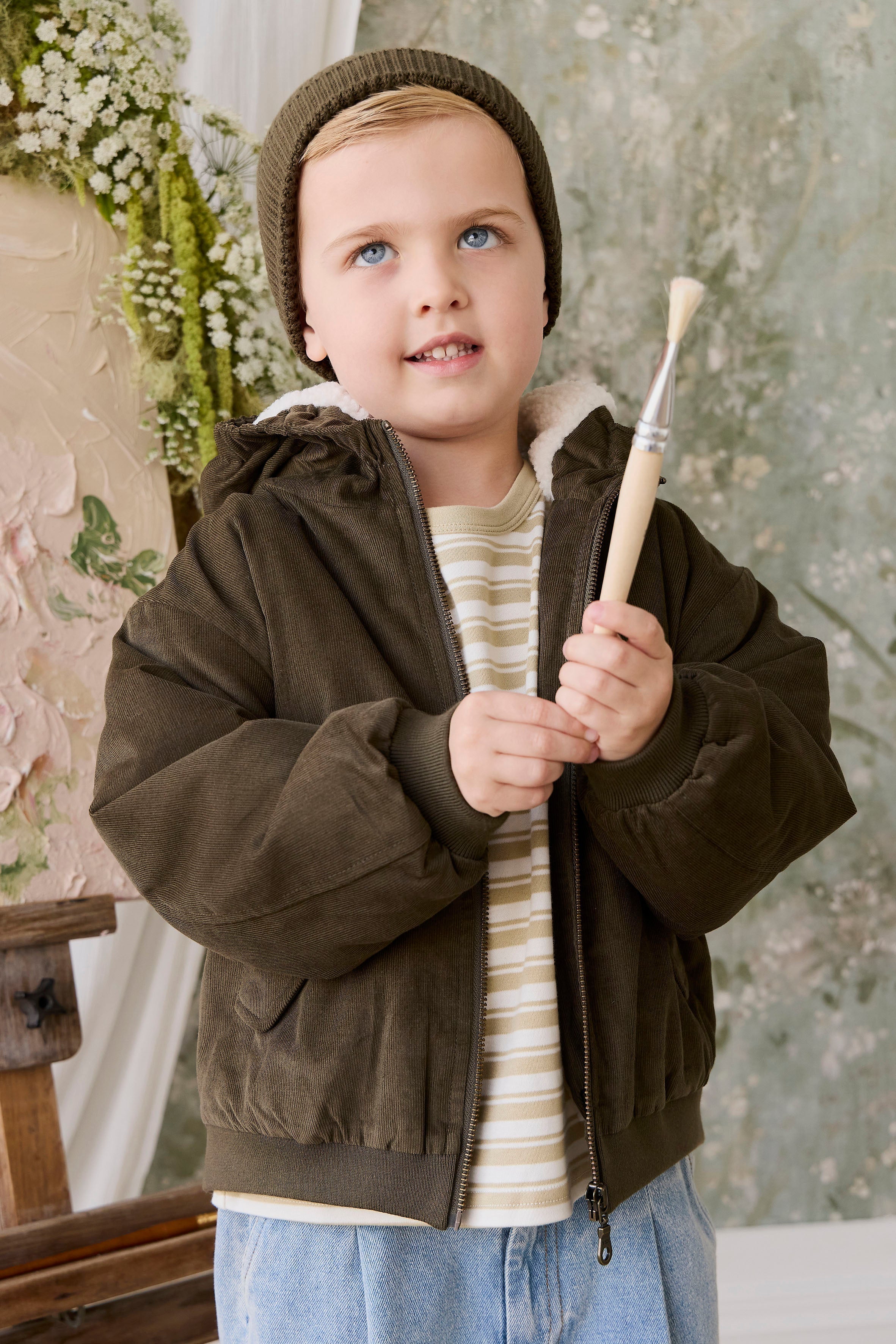 Blouson à capuche en velours côtelé vert olive foncé pour garçon avec doublure en peluche et poignets côtelés
