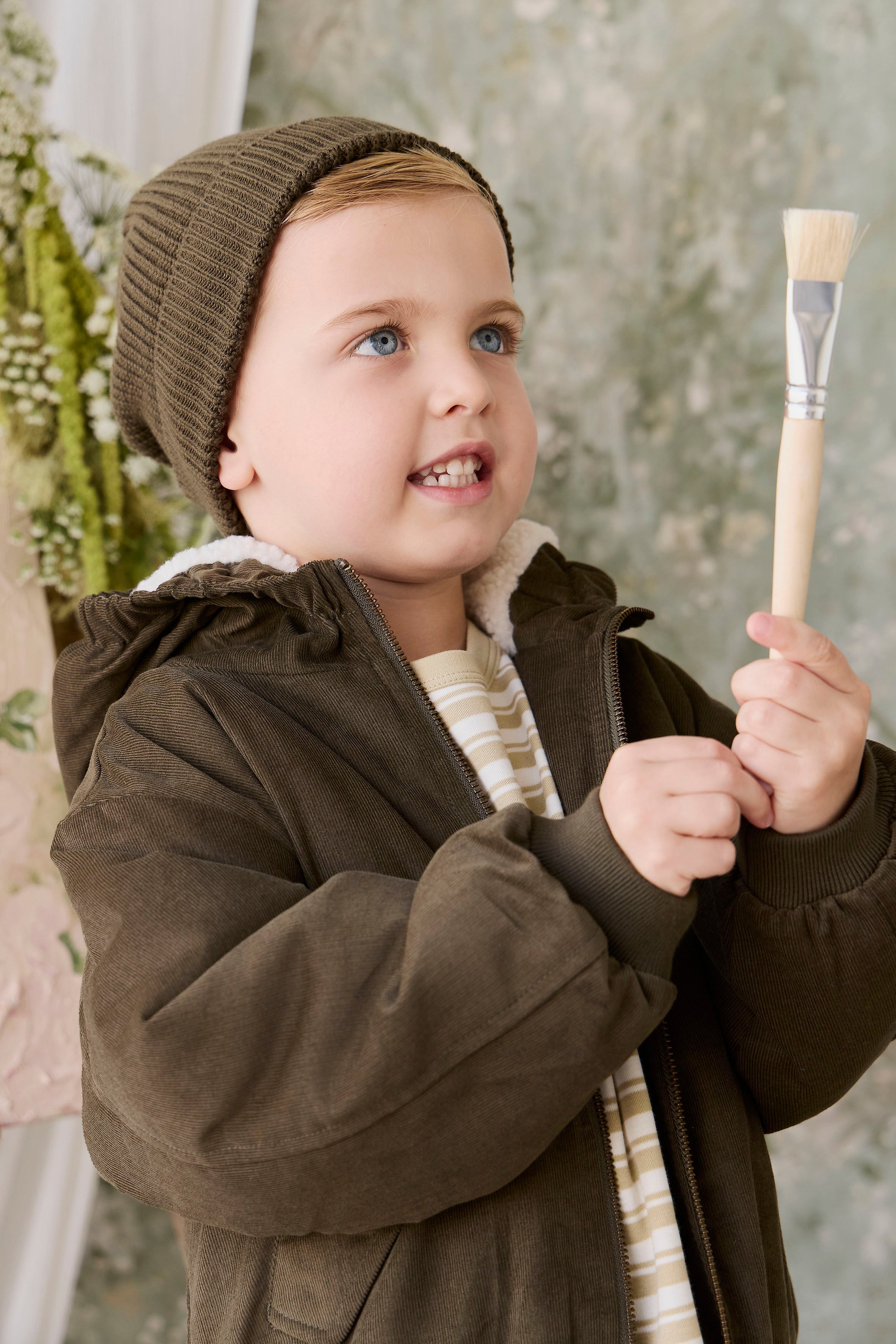Blouson à capuche en velours côtelé vert olive foncé pour garçon avec doublure en peluche et poignets côtelés