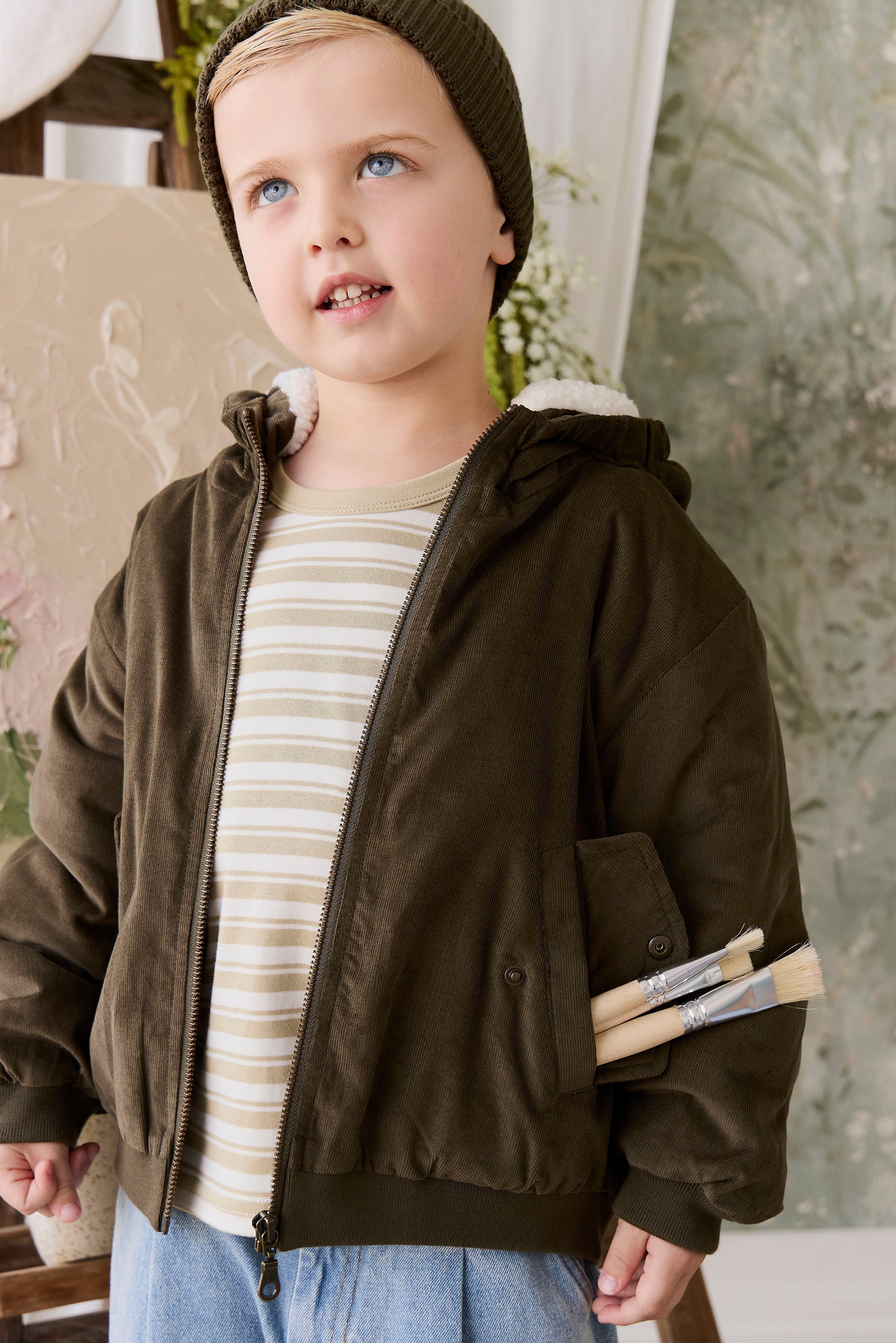 Blouson à capuche en velours côtelé vert olive foncé pour garçon avec doublure en peluche et poignets côtelés