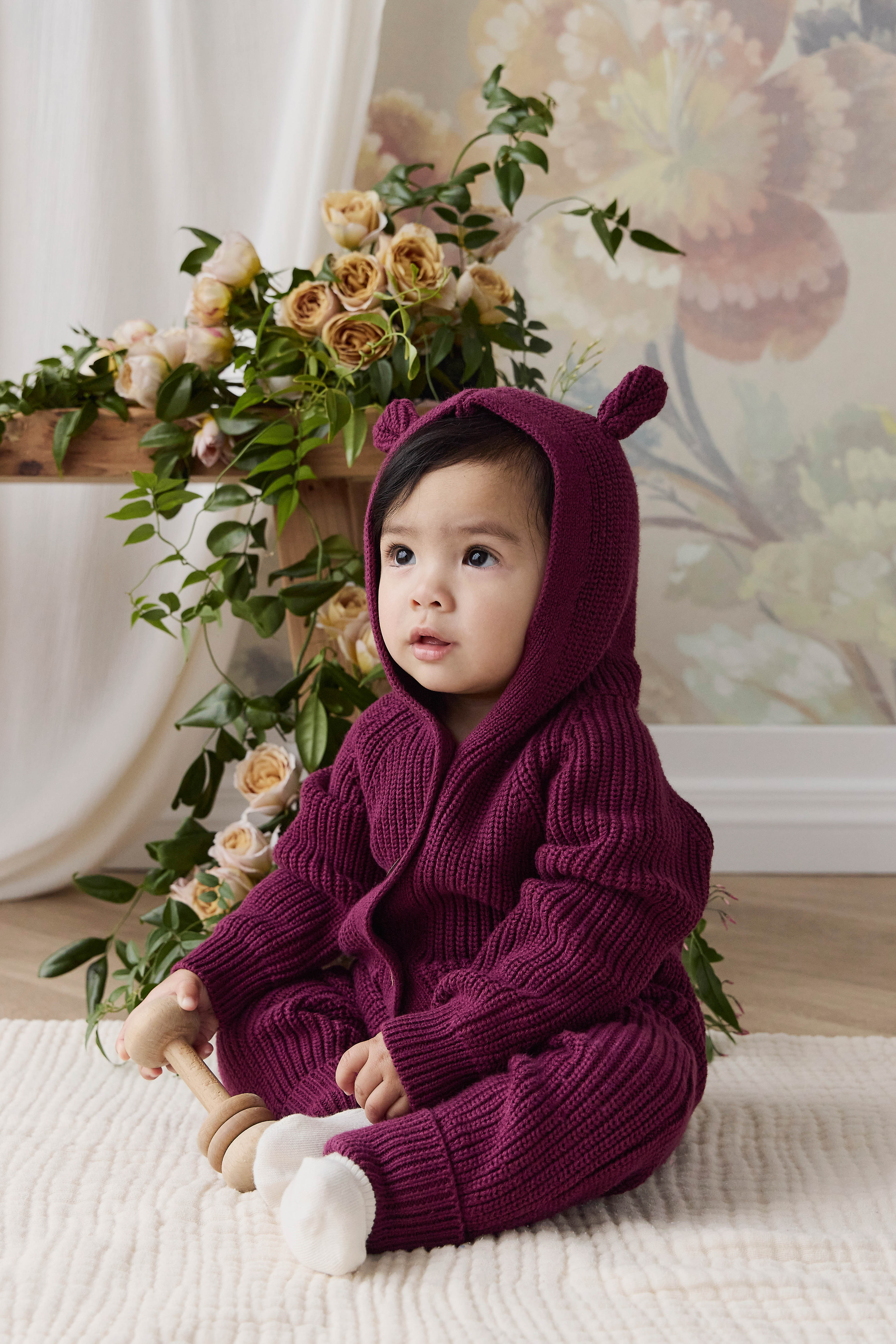 Grenouillère bébé en tricot à capuche avec oreilles d'ours et boutons en coton douillet