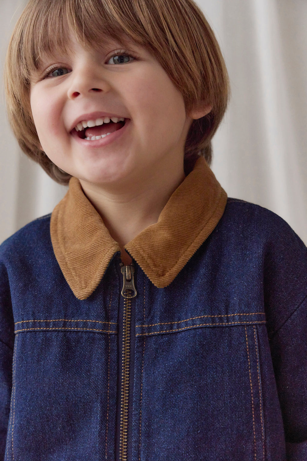Blouson zippé en jean mi-indigo avec col en velours côtelé pour garçons