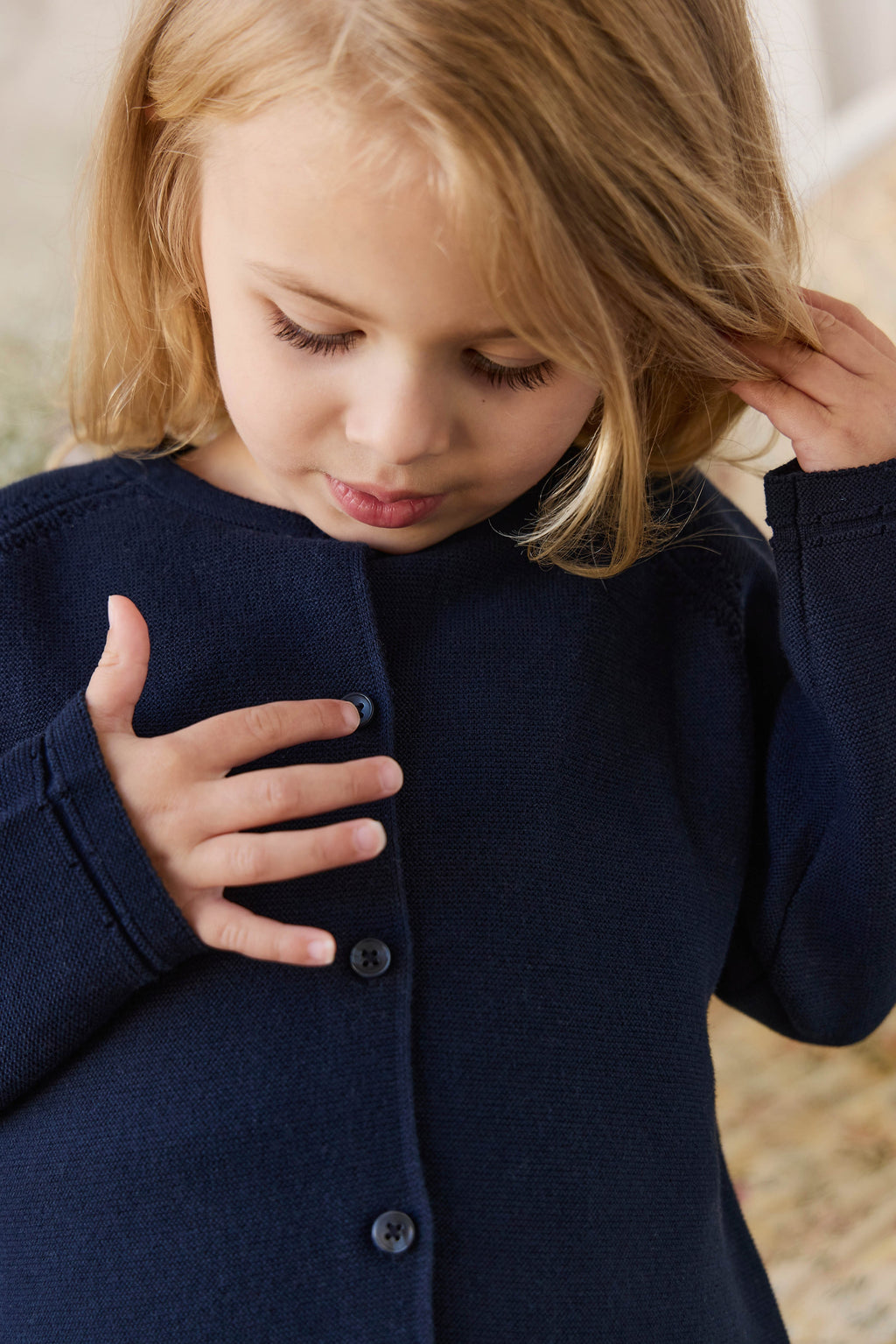 Cardigan en maille boutonnée en coton biologique bleu marine pour fille