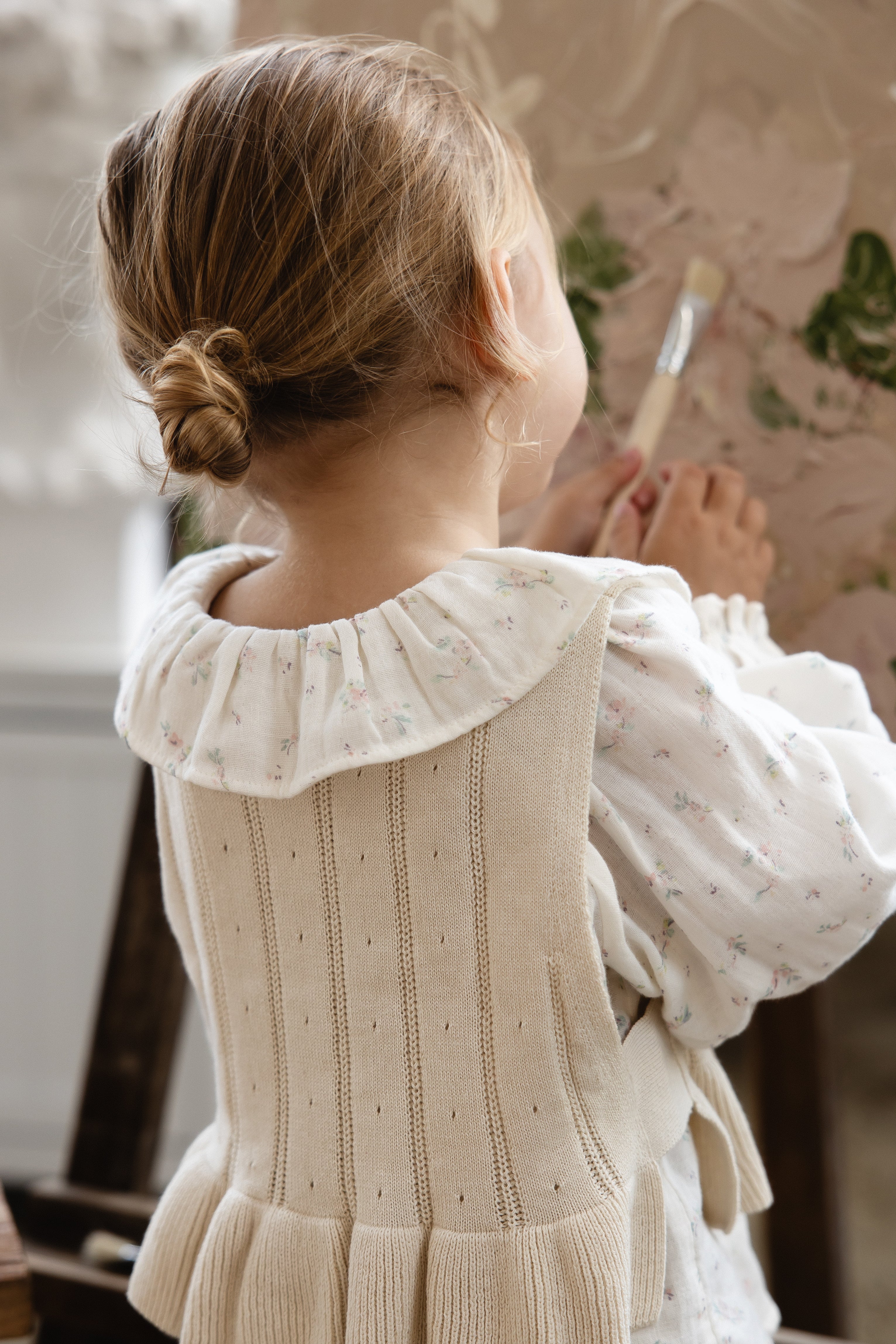 Haut en maille torsadée en coton avec ourlet volanté couleur crème vanille pour fille