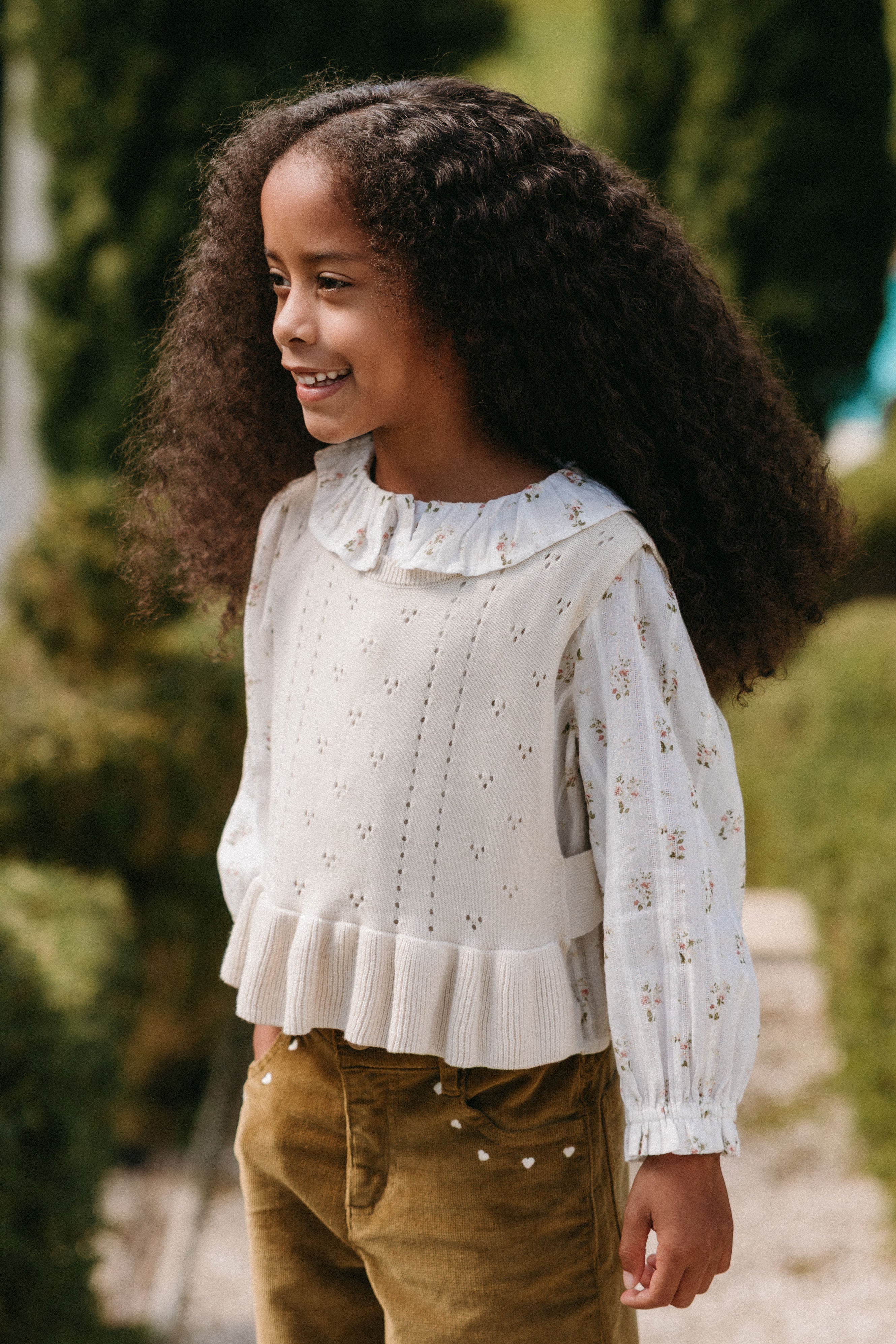 Haut sans manches en tricot texturé pour filles, en coton doux, col festonné, coloris vanille