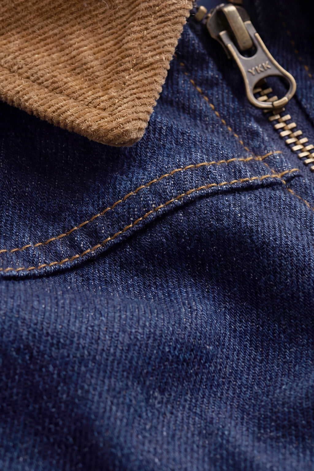 Blouson zippé en jean mi-indigo avec col en velours côtelé pour garçons
